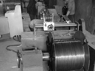 開始了一家創(chuàng)業(yè)公司并購買了拉絲機(jī)。 開始了一家創(chuàng)業(yè)公司并購買了拉絲機(jī)。